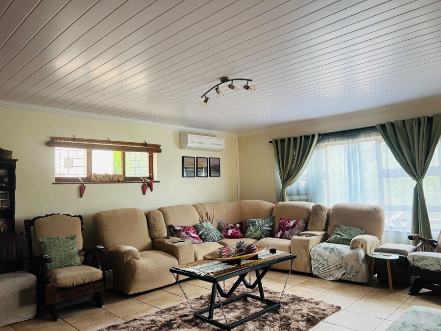 4 Bedroom Property for Sale in Twee Rivieren Western Cape